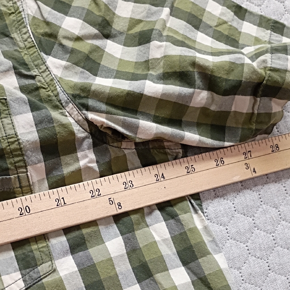 Carhartt Men's XL Green Plaid Button Down Shirt - Picture 3 of 7